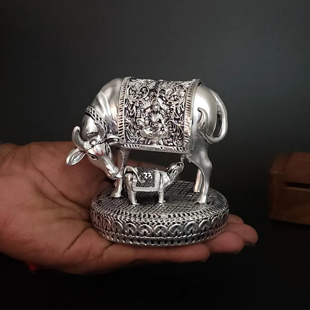 Kamdhenu Cow & Calf Idol – Antique Silver Plated Finish (2.5 × 2.5 Inch)