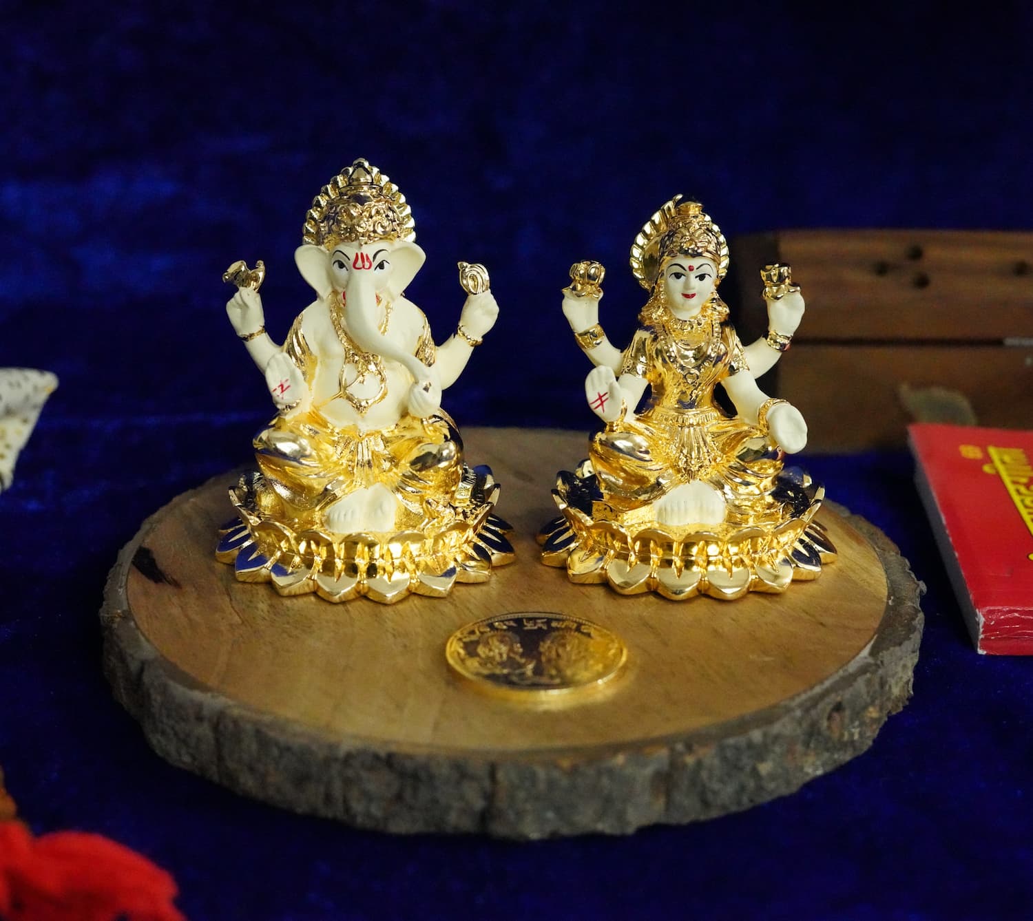 Kamal Laxmi Ganesh Gold-Plated Off White idol & Coin – 3 Inch | Gold Art India