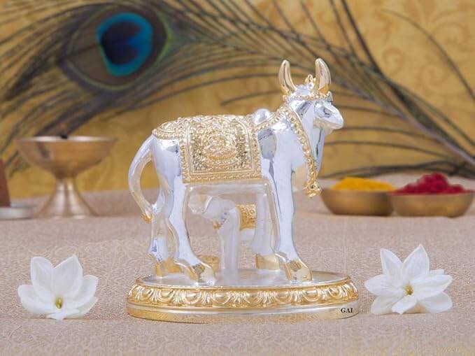 Back View Compact Kamdhenu cow statue with calf – Gift item for positivity