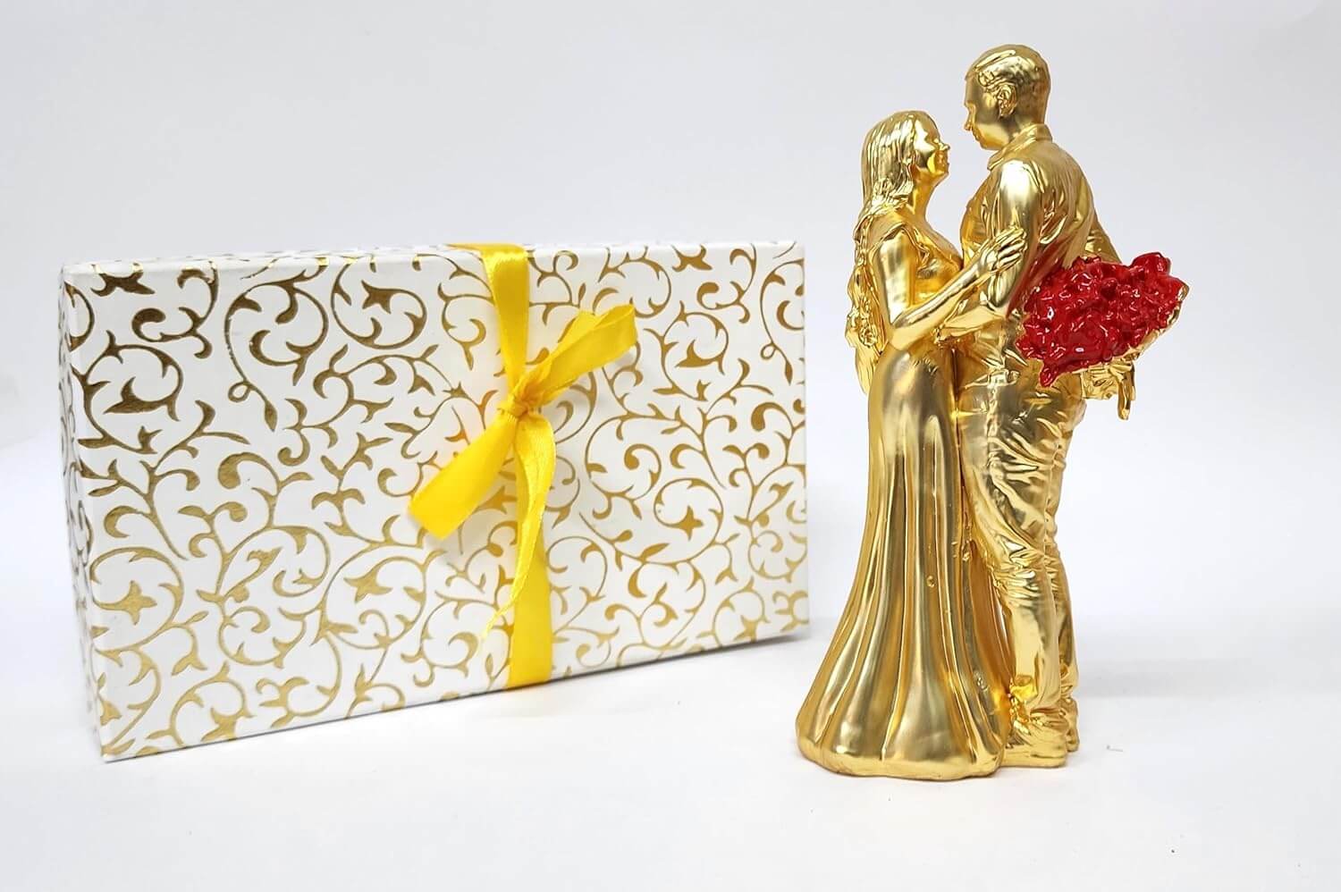 Gold-plated romantic couple figurine with a matte finish, holding a bouquet with gifting box